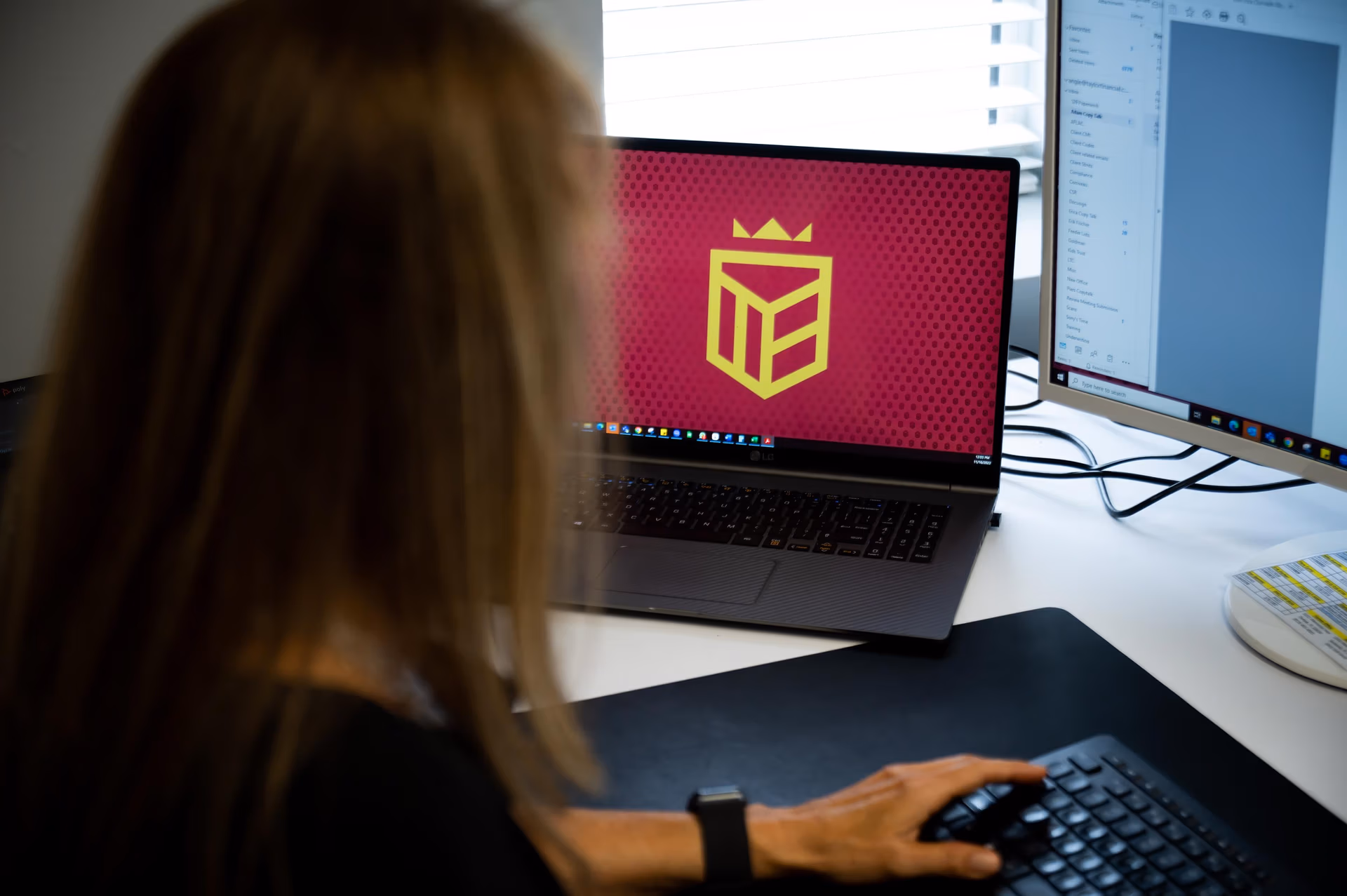 tf-staff-desk-20230907